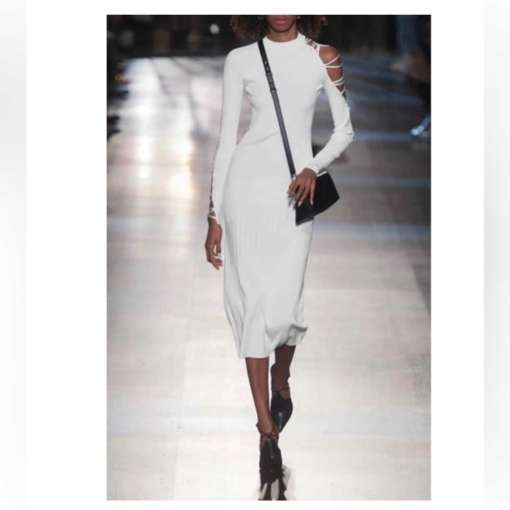 CUSHNIE ET OCHS
Gabriela Mock-neck Lace-up - Picture 4 of 11